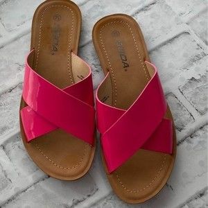 SODA Women Cross Strap Flip Flops/Sandals Size 7.5